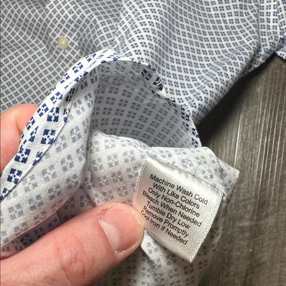 Jos. A. Bank Tailored Fit Geometric Long Sleeve Button Down - Large - Picture 6 of 6